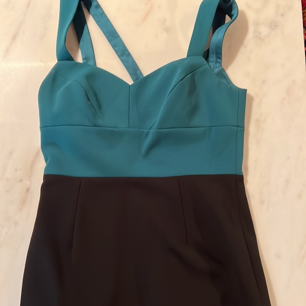 CeCe Alexa cross back color block cocktail dress in forest green